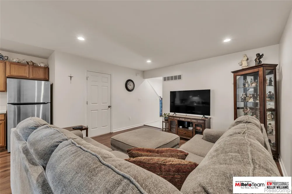 19508 Stanford Lane #5 Roseville City, MI 48066