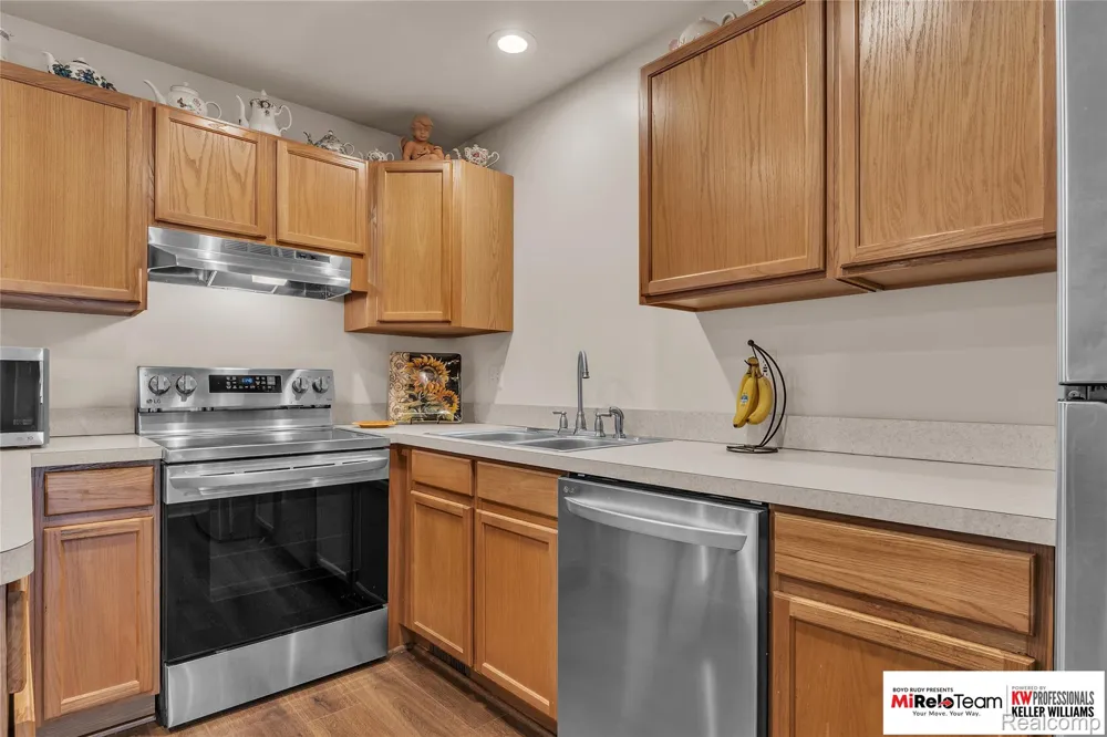 19508 Stanford Lane #5 Roseville City, MI 48066