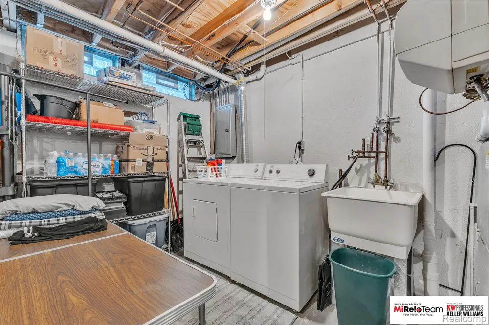 19508 Stanford Lane #5 Roseville City, MI 48066