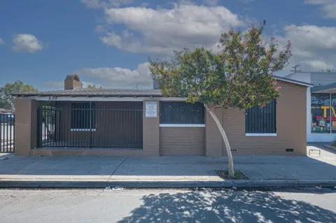 332 E Shields Avenue