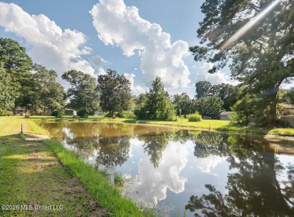 3224 Old Jackson Road Forest, MS 39074