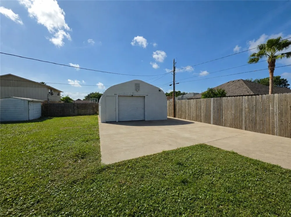 1607 W Palm Drive Aransas Pass, TX 78336