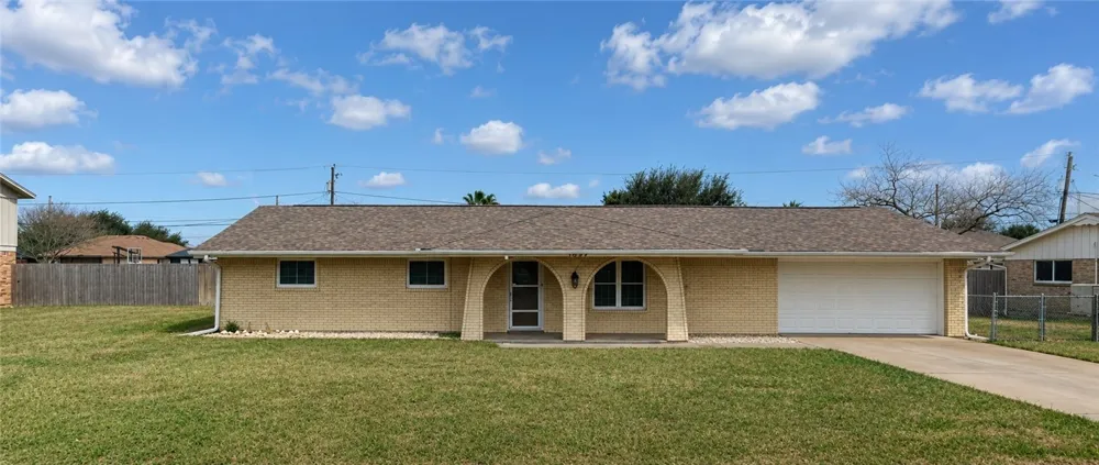 1607 W Palm Drive Aransas Pass, TX 78336