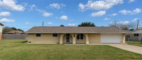 1607 W Palm Drive