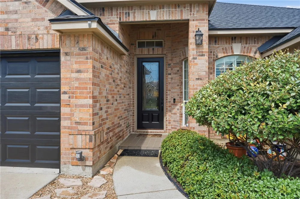 328 Nicklaus Drive Portland, TX 78374