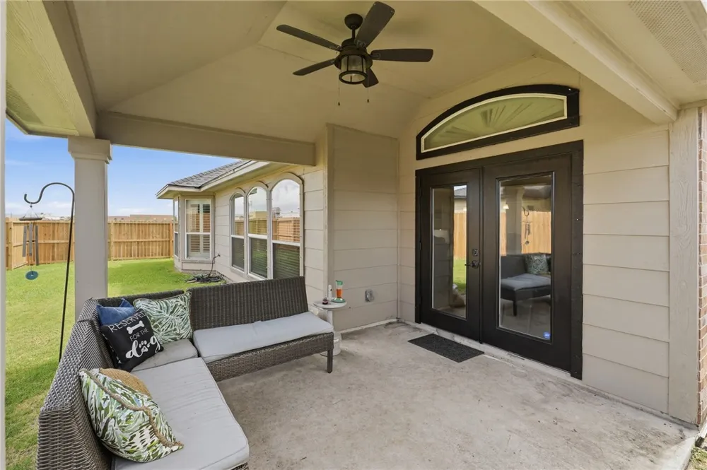 328 Nicklaus Drive Portland, TX 78374