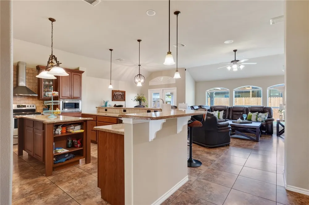 328 Nicklaus Drive Portland, TX 78374