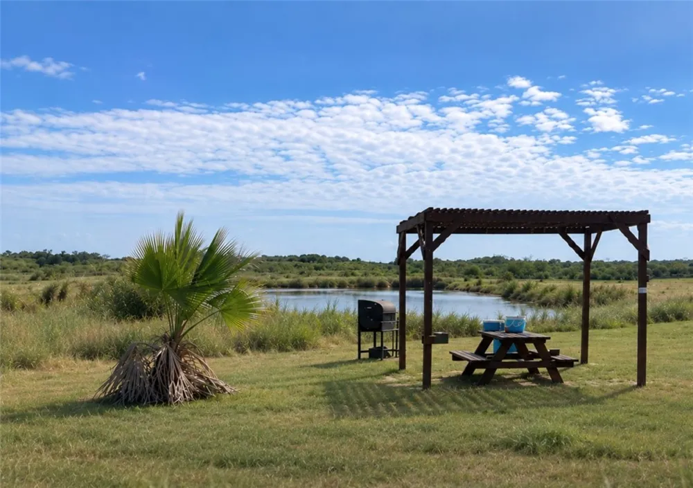 369 Rattlesnake Point Rockport, TX 78382
