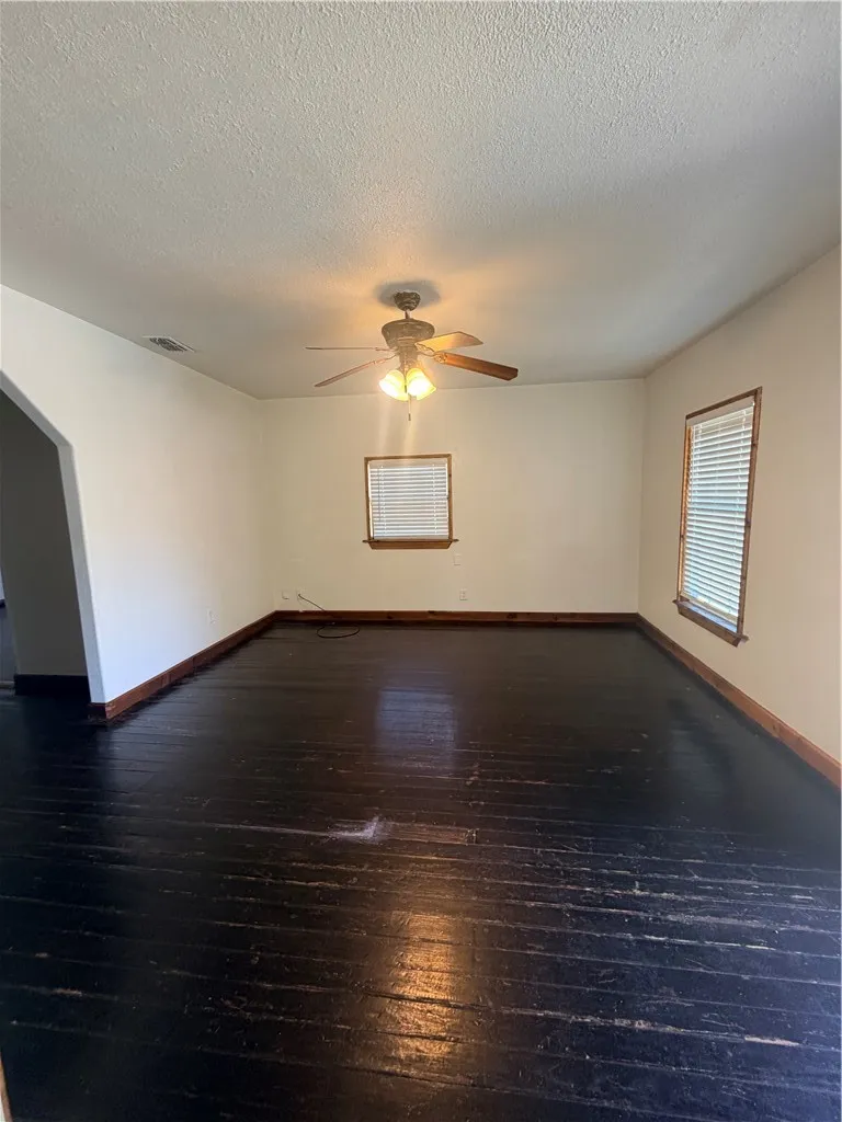 1020 E 5th Street Alice, TX 78332