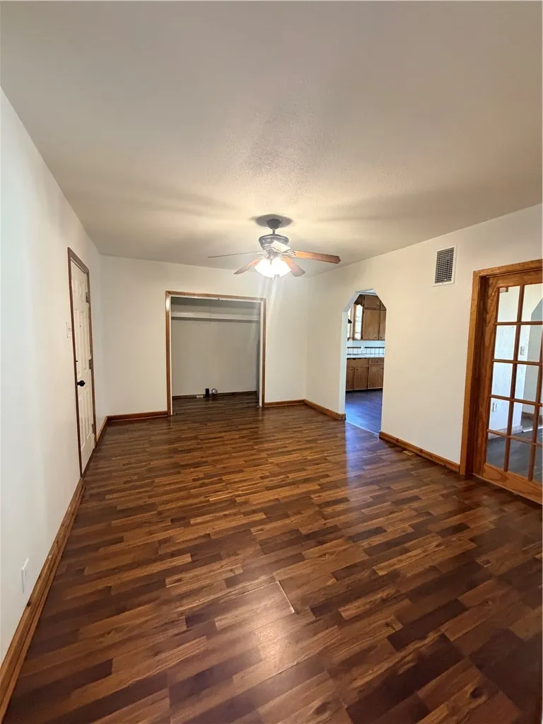 1020 E 5th Street Alice, TX 78332