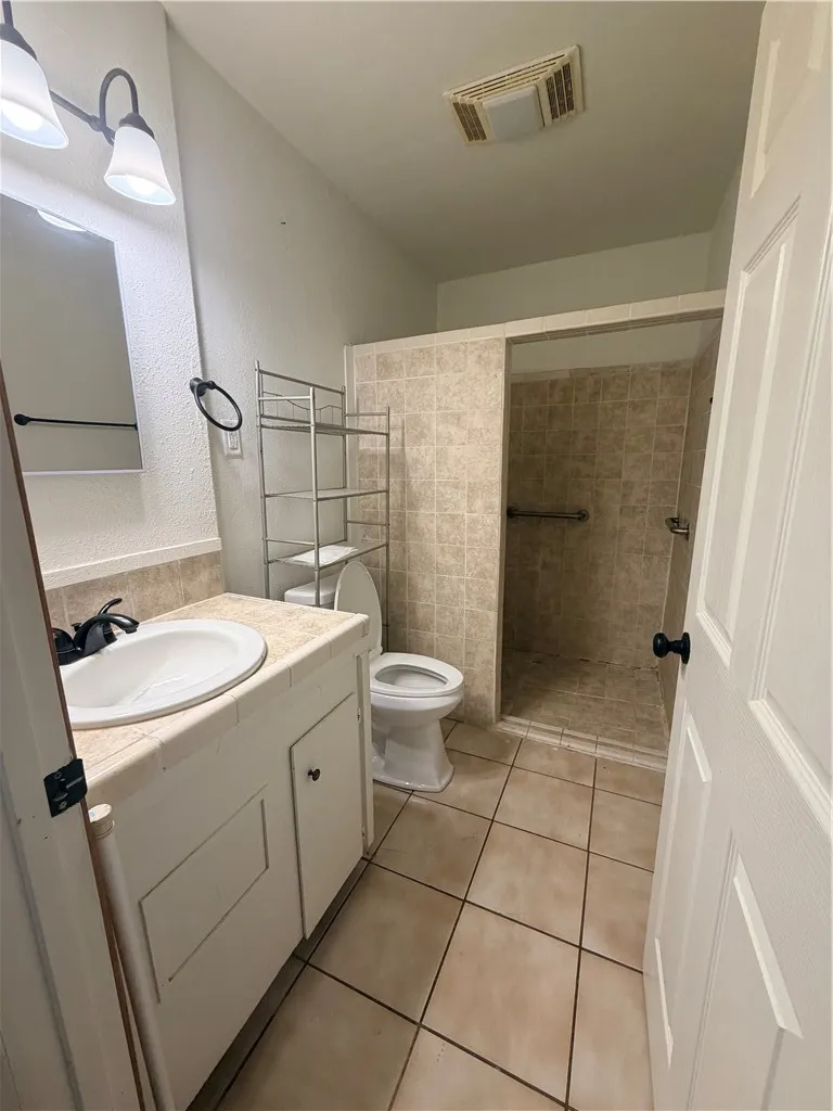 1020 E 5th Street Alice, TX 78332