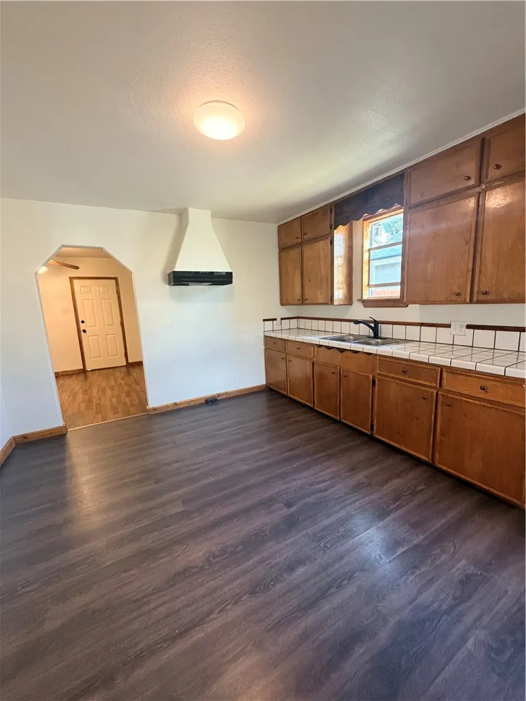 1020 E 5th Street Alice, TX 78332