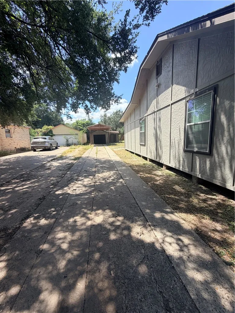 1020 E 5th Street Alice, TX 78332