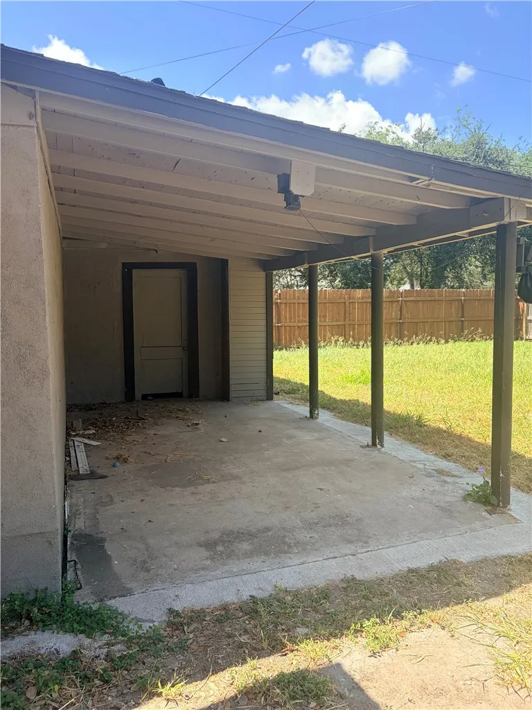 1020 E 5th Street Alice, TX 78332