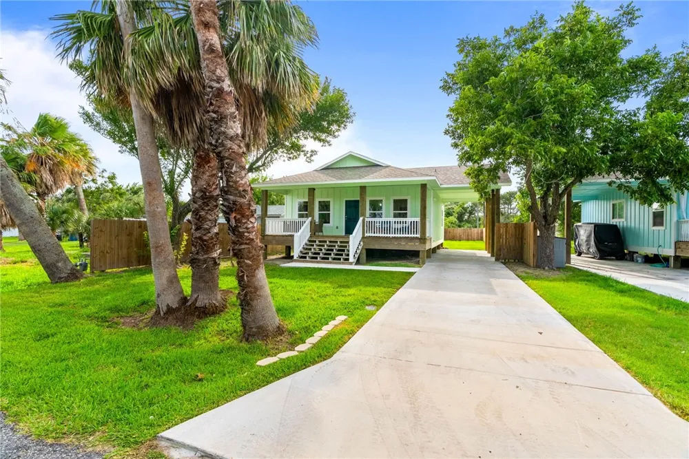 2311 S Bronte Street Rockport, TX 78382
