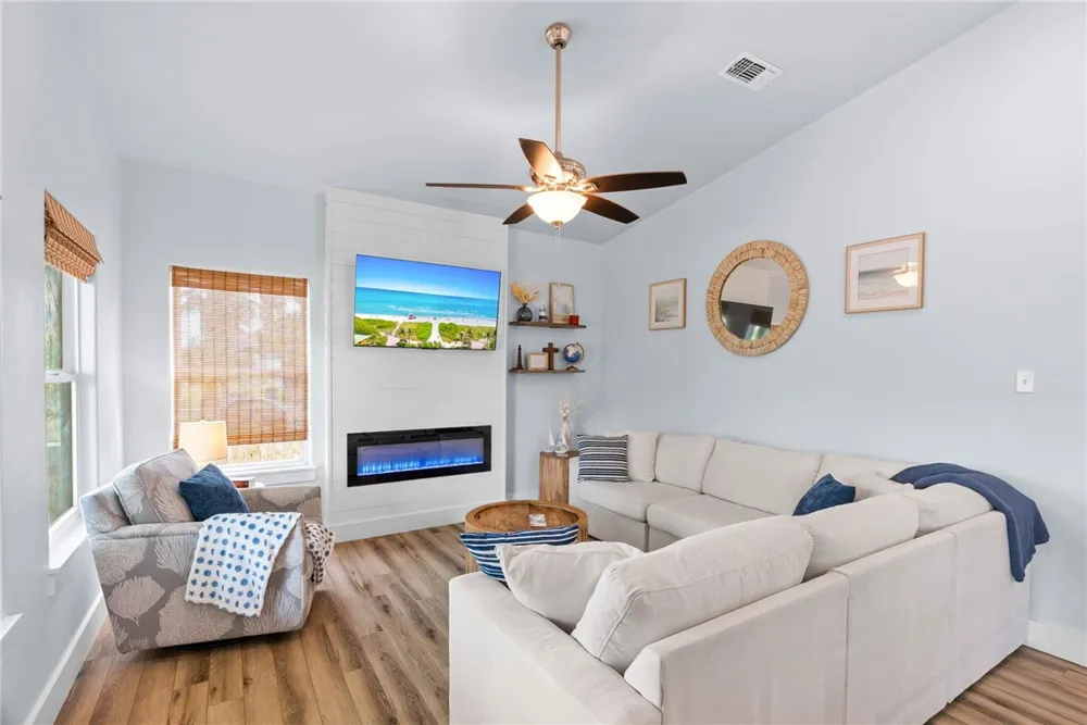 2311 S Bronte Street Rockport, TX 78382