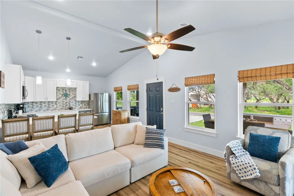2311 S Bronte Street Rockport, TX 78382