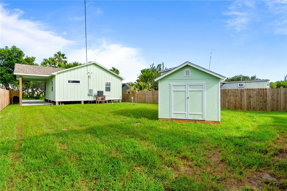 2311 S Bronte Street Rockport, TX 78382
