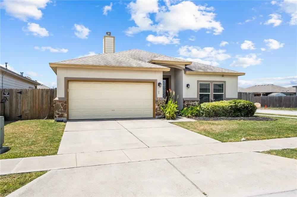 7605 Sable Creek Drive Corpus Christi, TX 78414
