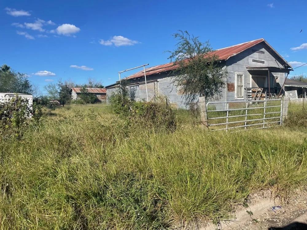 112 W Draper Street Hebbronville, TX 78361
