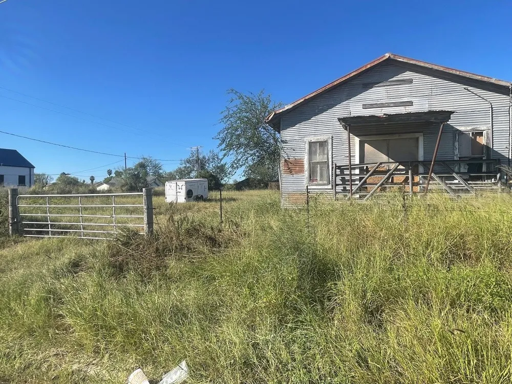 112 W Draper Street Hebbronville, TX 78361