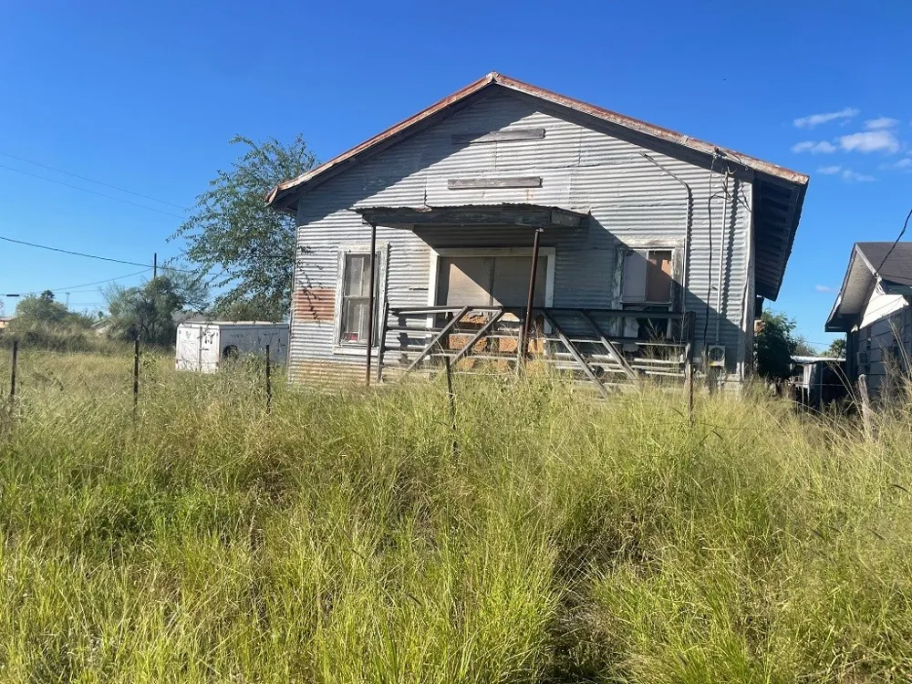 112 W Draper Street Hebbronville, TX 78361