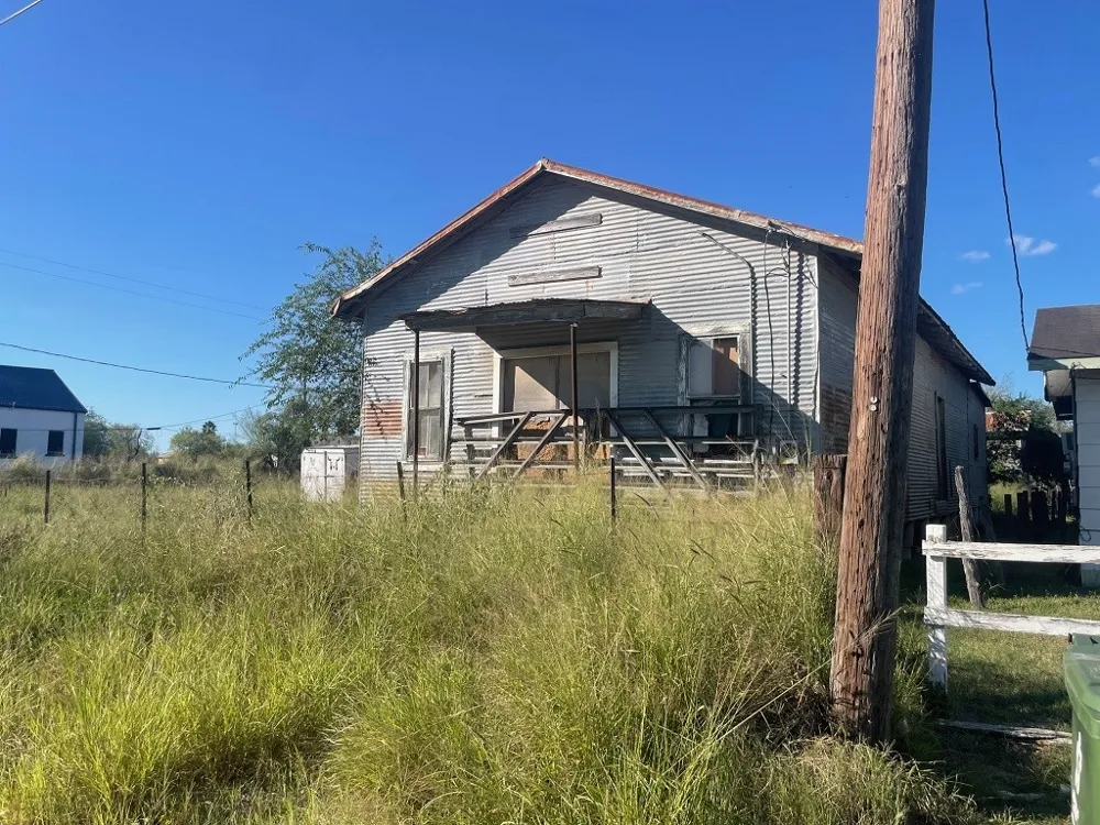112 W Draper Street Hebbronville, TX 78361