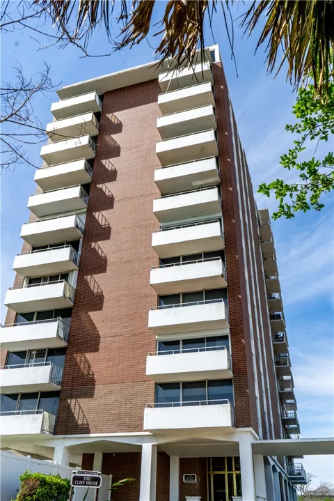 715 S Upper Broadway Street #406