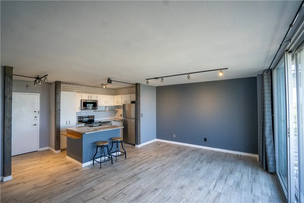 715 S Upper Broadway Street #406 Corpus Christi, TX 78401