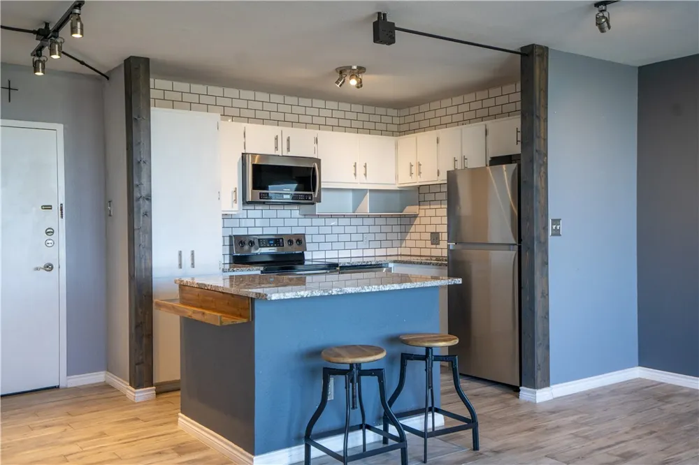 715 S Upper Broadway Street #406 Corpus Christi, TX 78401