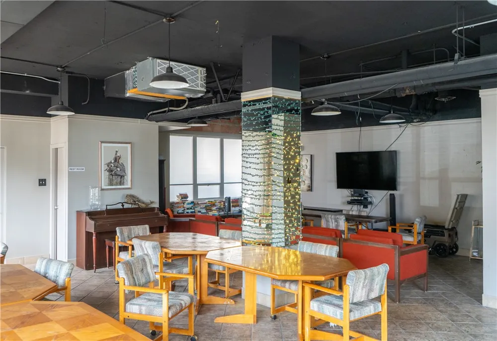 715 S Upper Broadway Street #406 Corpus Christi, TX 78401