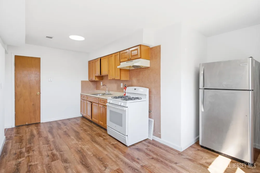 1719 Raspberry Court Edison, NJ 08817