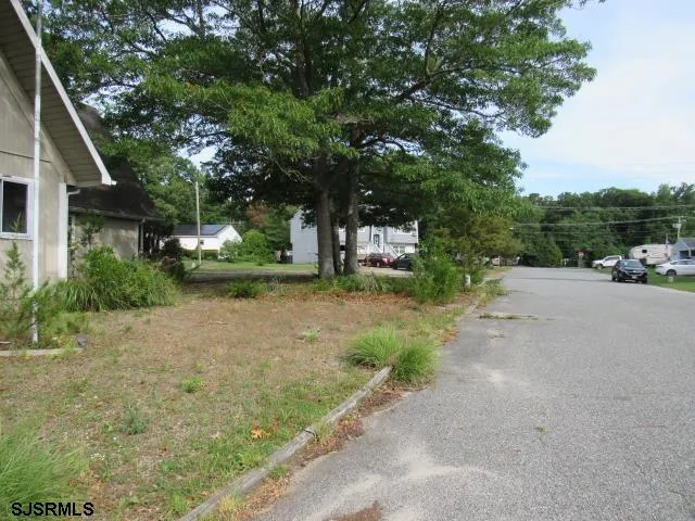 14 Pine Tree Dr Little Egg Harbor Township, NJ 08087