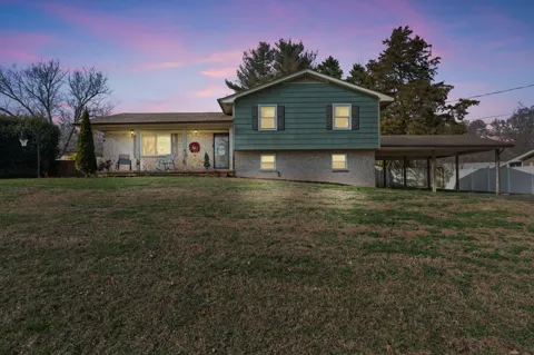 927 Tri Circle NE