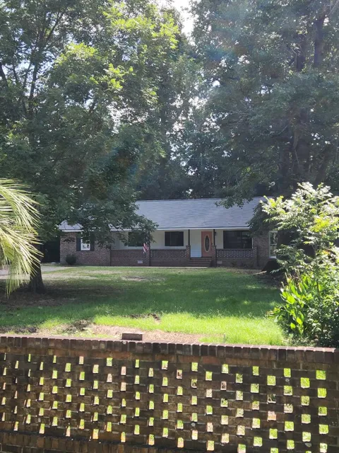 520 Lee Road 0237