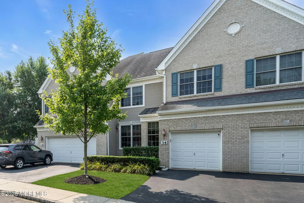 34 Chatsworth Road Manalapan, NJ 07726