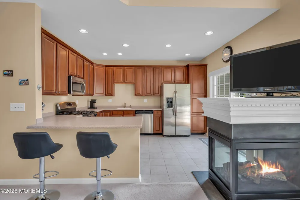 34 Chatsworth Road Manalapan, NJ 07726