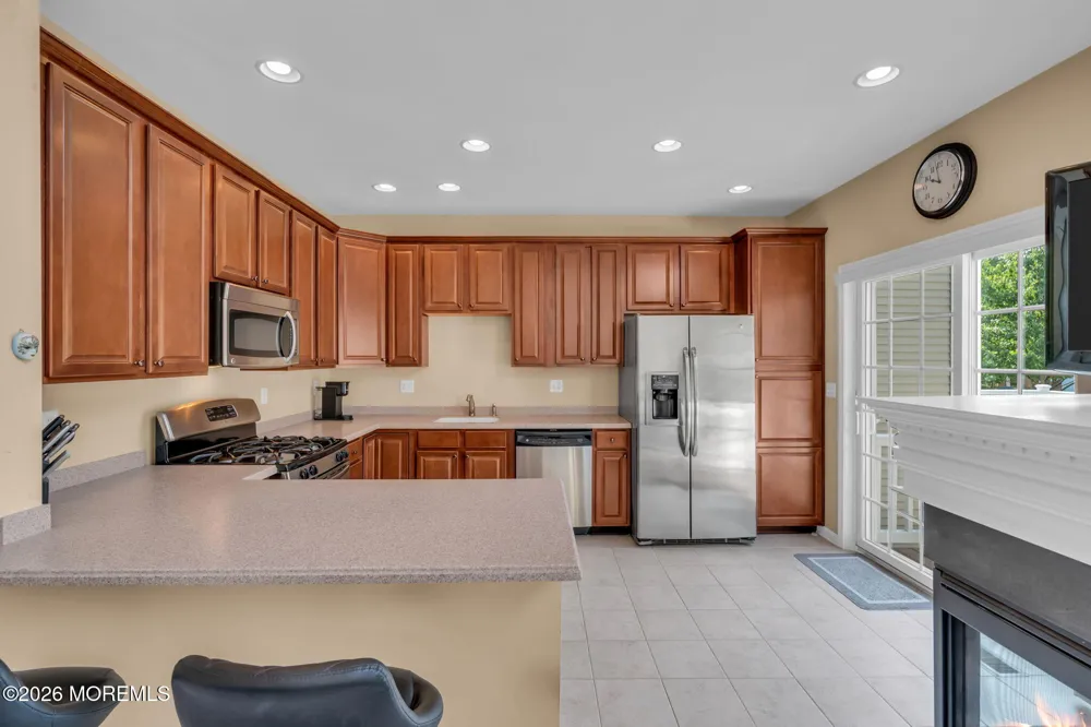 34 Chatsworth Road Manalapan, NJ 07726