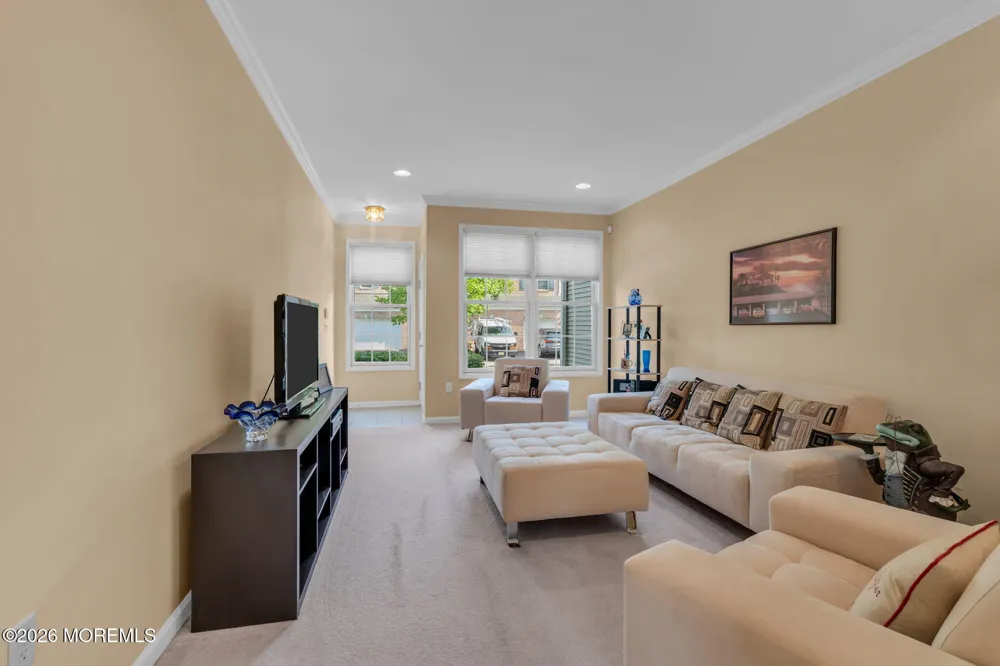 34 Chatsworth Road Manalapan, NJ 07726