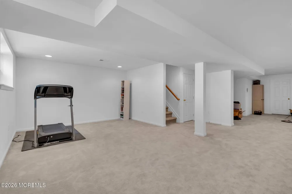 34 Chatsworth Road Manalapan, NJ 07726