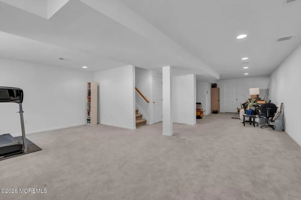 34 Chatsworth Road Manalapan, NJ 07726