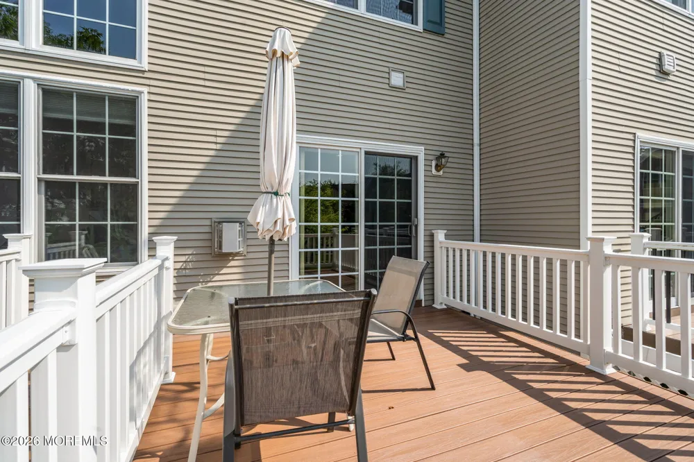 34 Chatsworth Road Manalapan, NJ 07726