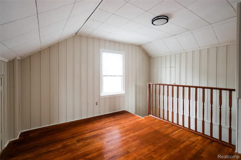 15605 Veronica Avenue Eastpointe City, MI 48021