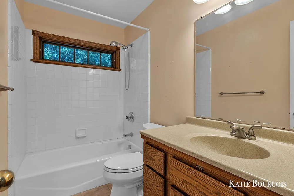 5180 Brookestone Drive NE Courtland Township, MI 49341