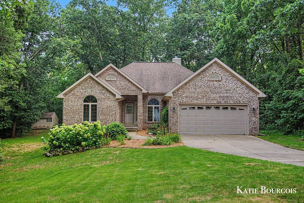 5180 Brookestone Drive NE Courtland Township, MI 49341