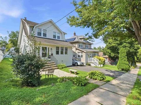 26 LINWOOD AVE