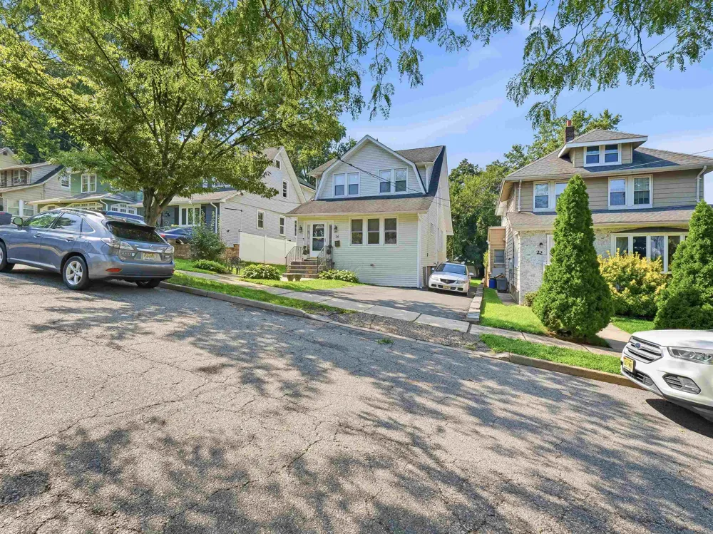 26 LINWOOD AVE Bogota, NJ 07603