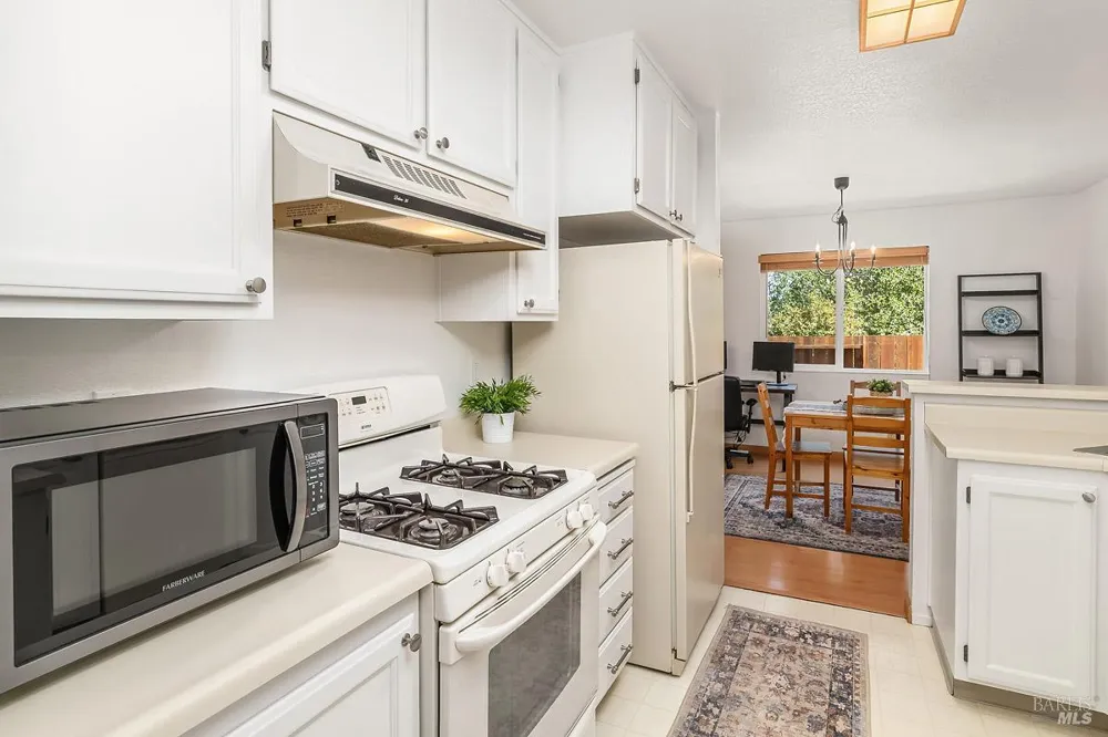 2 Pinewood Lane Novato, CA 94947