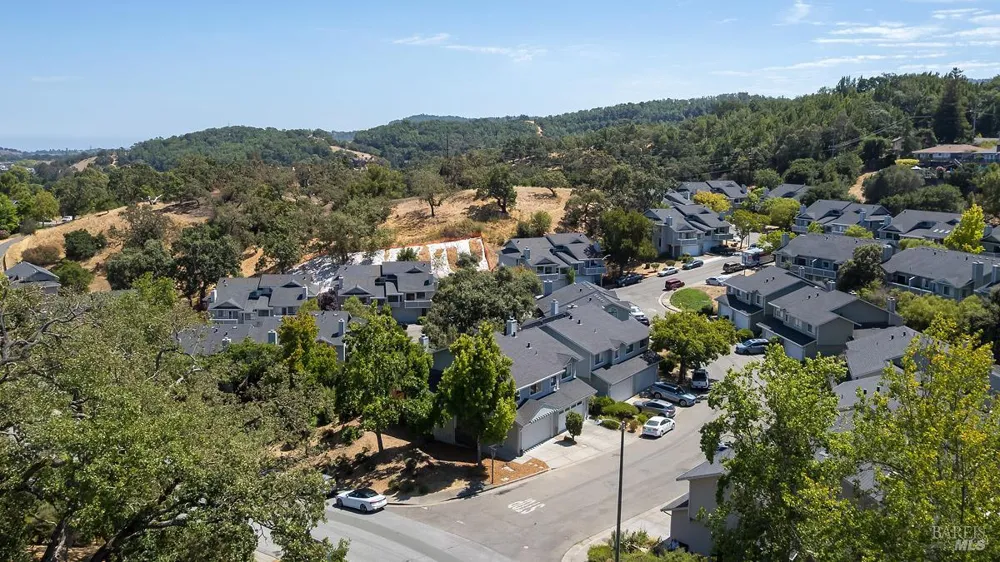 2 Pinewood Lane Novato, CA 94947