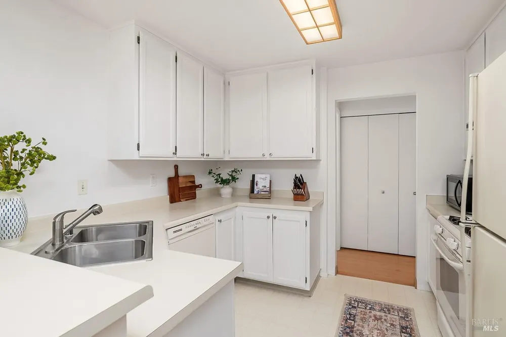 2 Pinewood Lane Novato, CA 94947